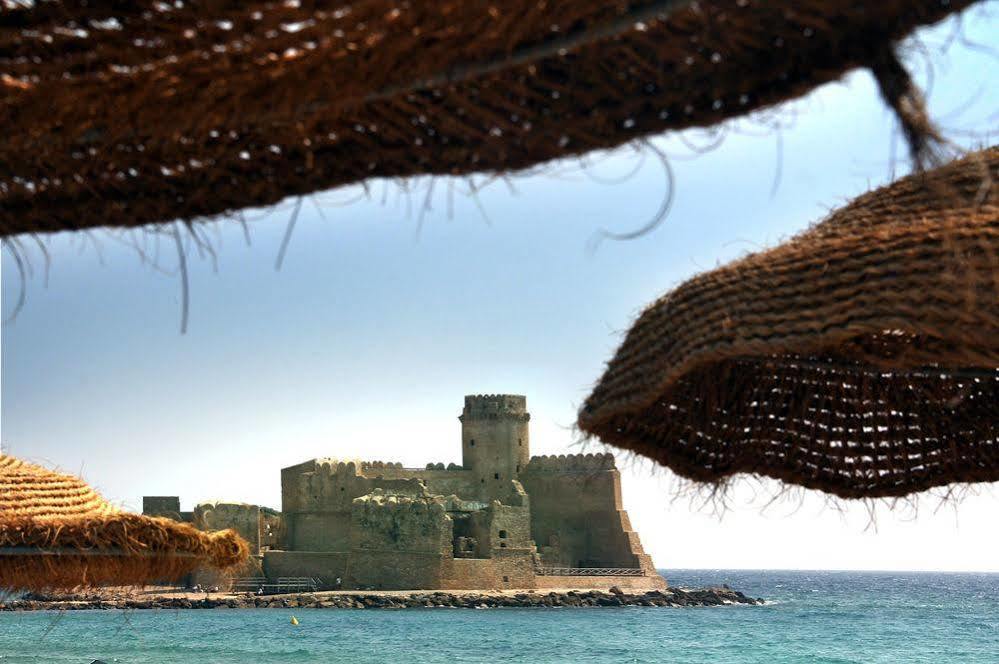 TH Le Castella - Baia degli Dei Village Esterno foto