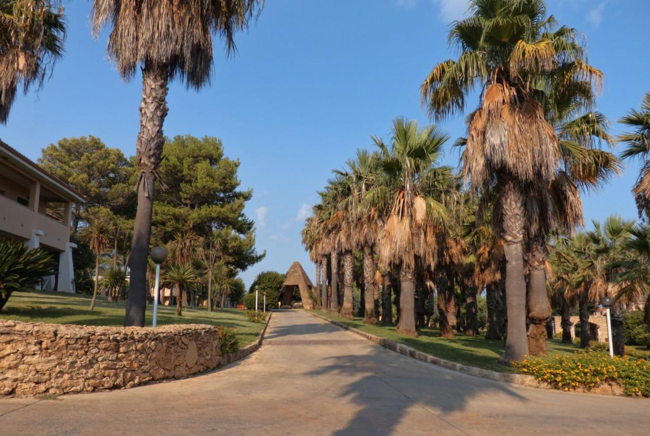 TH Le Castella - Baia degli Dei Village Esterno foto