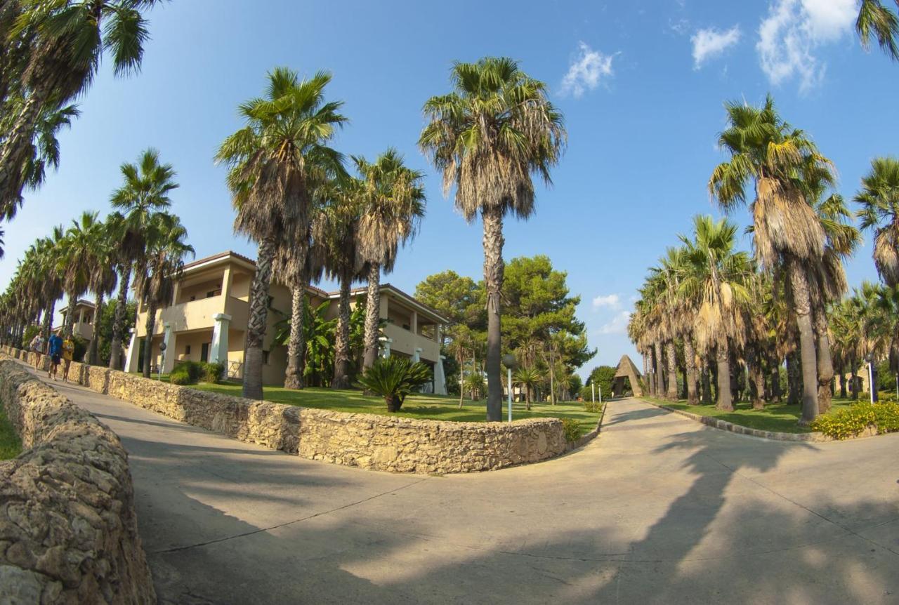 TH Le Castella - Baia degli Dei Village Esterno foto